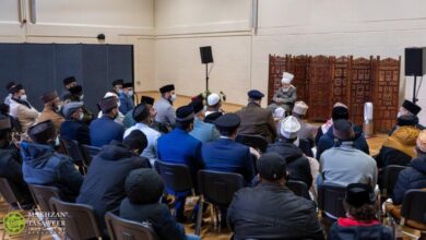 Photo of امیر المومنین حضرت خلیفۃ المسیح الخامس ایّدہ اللہ تعالیٰ بنصرہ العزیز کے ساتھ جماعت احمدیہ بیلجیم کے ایک وفد کی ملاقات