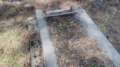 Photo of رات کے اندھیرے میں احمدیہ قبرستان برموج گوئی ضلع کوٹلی کی ۸ قبروں کے کتبے مذہبی انتہا پسندوں نے مسمار کردیے