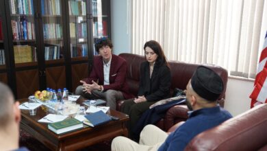 Photo of امریکی سفارت خانہ کے اہلکار کا جماعت احمدیہ کوسوو کے مرکز کا دورہ