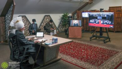 Photo of امیر المومنین حضرت خلیفۃ المسیح الخامس ایّدہ اللہ تعالیٰ بنصرہ العزیز کے ساتھ جماعت احمدیہ کینیڈا کے مبلغین سلسلہ کی (آن لائن) ملاقات