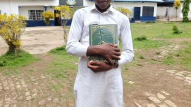 Photo of مدرسۃ الحفظ سیرالیون کے چوتھے طالب علم کا تکمیلِ حفظِ قرآن کا اعزاز