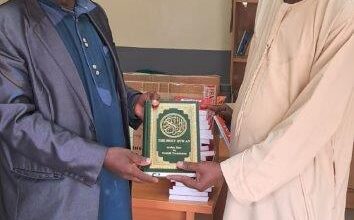 Photo of کینیا کی مسلح افواج کے جی ایس یو (GSU) کور کی لائبریری کے لیے جماعتی کتب کا عطیہ