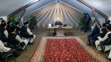 Photo of امیر المومنین حضرت خلیفۃ المسیح الخامس ایّدہ اللہ تعالیٰ بنصرہ العزیز کے ساتھ نیشنل مجلس عاملہ، زعمائے مجالس اور ریجنل ناظمین مجلس انصار اللہ بیلجیم کی ملاقات