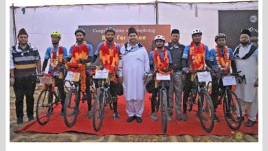 Photo of کیرلہ سے امن کا پیغام ليے ہوئے چار ہزار کلومیٹر کی مسافت سائیکل پر طے کر کے چھ خدام سالانہ مرکزی اجتماع میں شرکت کے ليے مرکز احمدیت قادیان پہنچے