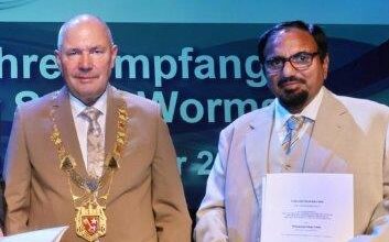 Photo of ایک جرمن احمدی کا اعزاز: جرمن حکومت کی جانب سے سول ایوارڈ سے نوازا گیا