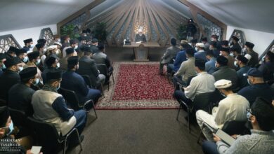 Photo of امیر المومنین حضرت خلیفۃ المسیح الخامس ایّدہ اللہ تعالیٰ کے ساتھ جرمنی میں خدماتِ سلسلہ سرانجام دینے والے مبلغین سلسلہ اور واقفین زندگی کے ایک وفدکی ملاقات