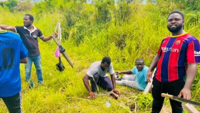 Photo of جلسہ گاہ جماعت احمدیہ گھانا ’’باغ احمد‘‘ میں اجتماعی وقار عمل