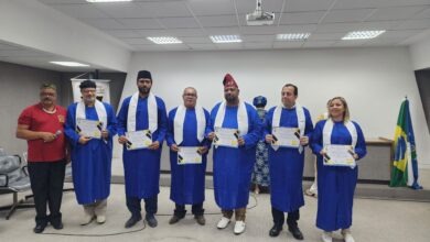 Photo of دو احمدیوں کا اعزاز