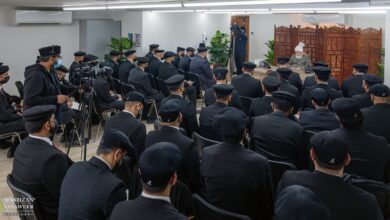 Photo of امیر المومنین حضرت خلیفۃ المسیح الخامس ایّدہ اللہ تعالیٰ بنصرہ العزیز کے ساتھ مجلس خدام الاحمدیہ جرمنی کے شعبہ حفاظتِ خاص کے ٹیم ممبران کی ملاقات