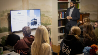 Photo of ایک سکول کے وفد کا لٹویا مشن ہاؤس کا دورہ