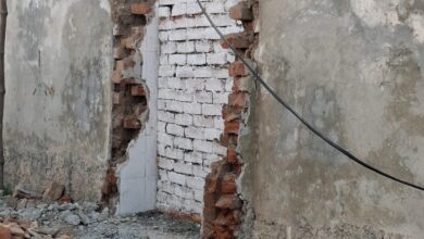 Photo of تھانہ صدر سانگلہ ہل کی پولیس نے غیر قانونی اقدام کرتے ہوئے دو احمدی عبادت گاہوں کے مینار اور محراب مسمار کر دیے