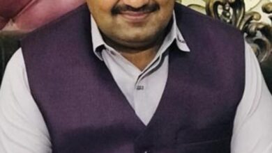 Photo of احمدیہ ہال کراچی کے باہر مشتعل ہجوم کے بہیمانہ تشدد سےایک احمدی لئیق احمد چیمہ جاں بحق