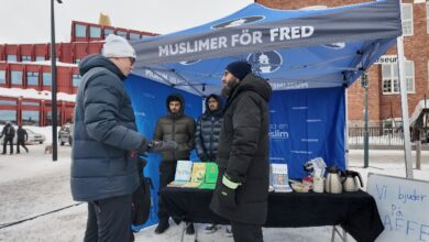 Photo of ییلیوارے(Gällivare) اور لولیو (Luleå)، سویڈن کے سرمائی بازاروں میں تبلیغی سٹالز