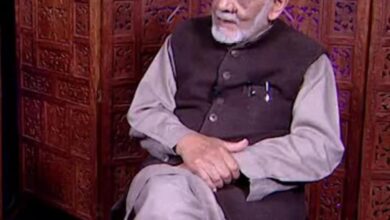 Photo of سلسلہ عالیہ احمدیہ کے دیرینہ خادم مکرم سید میر محمود احمد ناصر صاحب بقضائے الٰہی ربوہ میں وفات پا گئے ہیں۔ انا للہ و انا الیہ راجعون۔