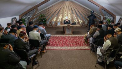 Photo of امیر المومنین حضرت خلیفۃ المسیح الخامس ایّدہ اللہ تعالیٰ بنصرہ العزیز کے ساتھ نیشنل مجلس عاملہ جماعت احمدیہ جرمنی کی ملاقات