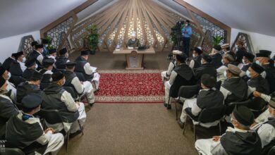 Photo of امیر المومنین حضرت خلیفۃ المسیح الخامس ایّدہ اللہ تعالیٰ بنصرہ العزیز کے ساتھ مجلس انصار اللہ ہالینڈ کی نیشنل عاملہ اور زعمائے مجالس کی ملاقات