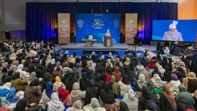 Photo of اگر آپ نے اپنی نسلوں کو سنبھالنا ہے…تو اس عہد کو پورا کرنا ہے کہ ہم دین کو دنیا پر مقدّم رکھنے والی ہیں (جلسہ سالانہ جرمنی ۲۰۲۵ء کے موقع پر مستورات سے بصیرت افروز خطاب کا خلاصہ)