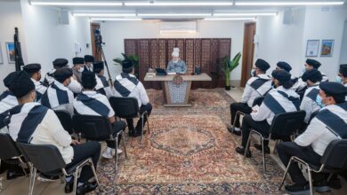 Photo of امیر المومنین حضرت خلیفۃ المسیح الخامس ایّدہ اللہ تعالیٰ بنصرہ العزیز کے ساتھ مجلس خدام الاحمدیہ امریکہ کےمڈ ویسٹ ریجن کے ایک وفد کی ملاقات