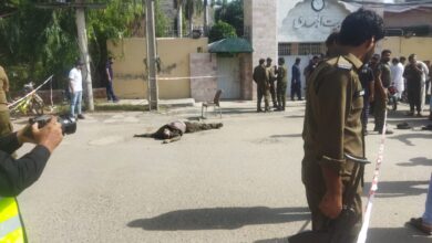Photo of افسوسناک اطلاع: جماعت احمدیہ کے مرکز ربوہ میں بیت المہدی (گول بازار) پر حملہ، چھ احمدی زخمی، دہشت گرد ہلاک