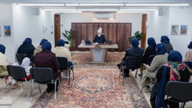 Photo of امیر المومنین حضرت خلیفۃ المسیح الخامس ایّدہ اللہ تعالیٰ بنصرہ العزیز کے ساتھ لجنہ اماء اللہ جرمنی کےNRW Mitteریجن کی صدرات کے ایک وفد کی ملاقات