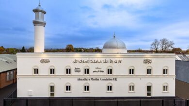 Photo of تازہ ترین: اللہ تعالیٰ اس مسجد کو رواداری، محبت ہم آہنگی کا مرکز بنا دے۔ (خلاصہ خطاب حضورِ انور برموقع افتتاح مسجد بیت الرحیم کارڈف)